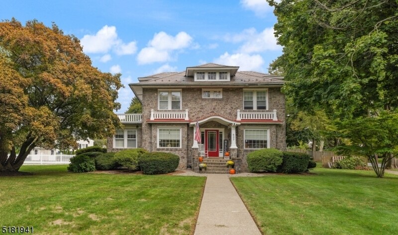 Foto principal - 637 Hillcrest Blvd