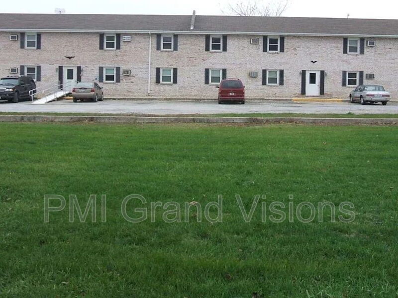 Foto principal - 465 E Main St