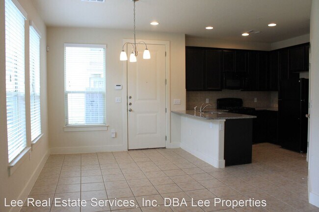 Building Photo - 2219 Katy Ln
