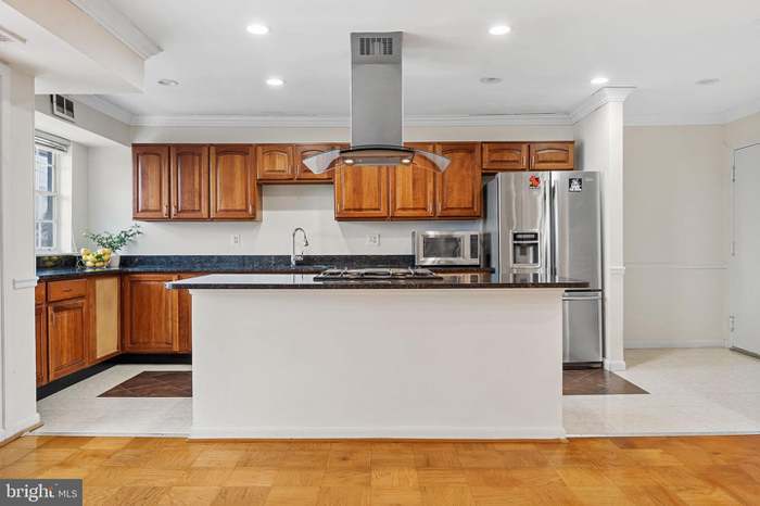 Building Photo - 7087 Spring Garden Dr