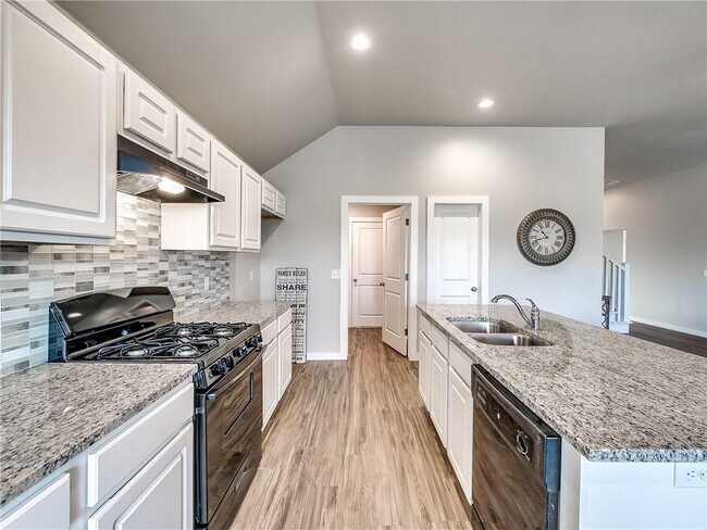 Foto del edificio - 1270 Lakeview Dr