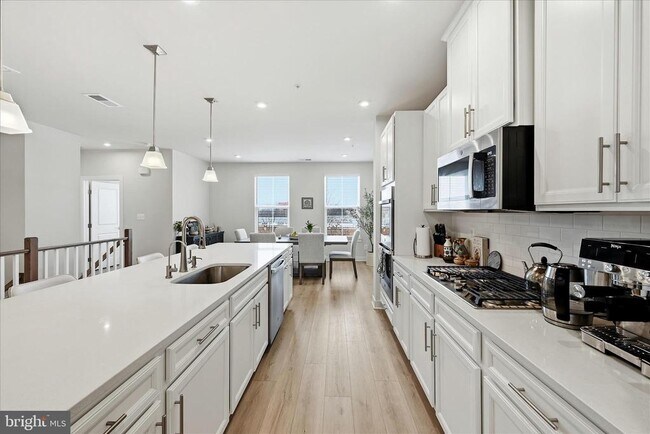 Foto del edificio - 14447 Albemarle Point Pl