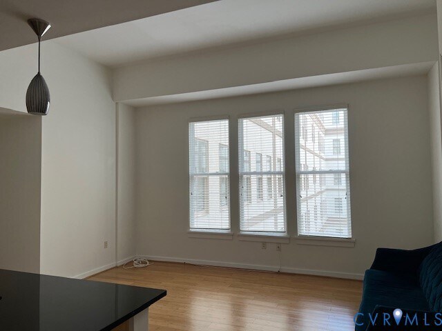 Foto del edificio - 230 N 6th St