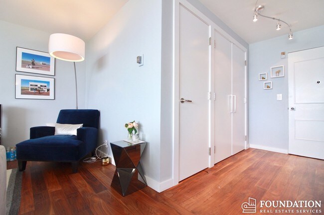 Foto del edificio - 330 Beacon St
