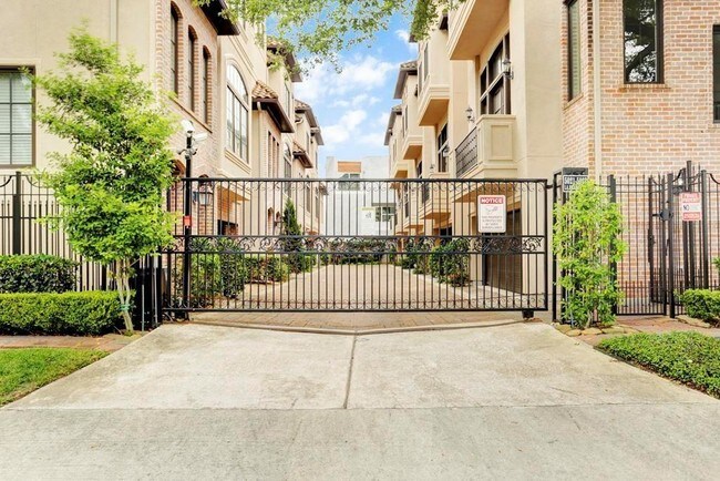 Foto del edificio - 5035 La Branch St