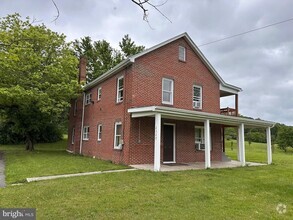Building Photo - 2320 Valley Rd