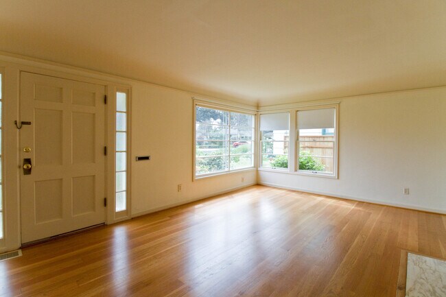 Foto del edificio - Adorable Beaumont Home with Den, Covered Patio, A/C & Laundry!
