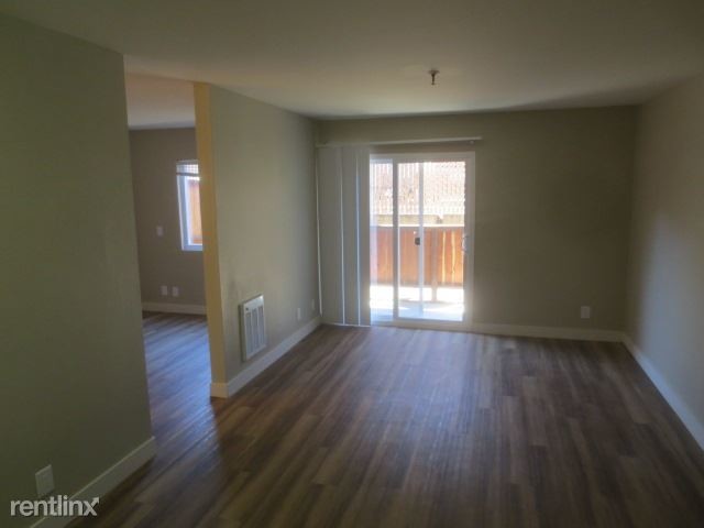 Foto principal - 421 E 18th St
