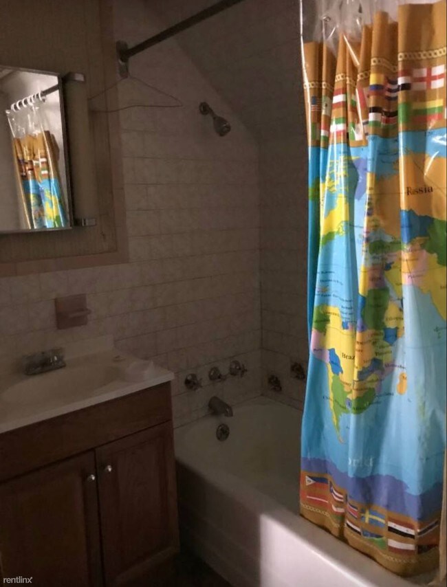 Foto del edificio - 1 br, 1 bath House - 10 Winter St Third floor