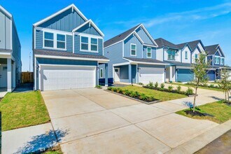 Building Photo - 10316 Penryn Frst Trl