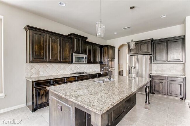 Building Photo - 5 br, 4 bath House - 5625 Granada Dr UNIT