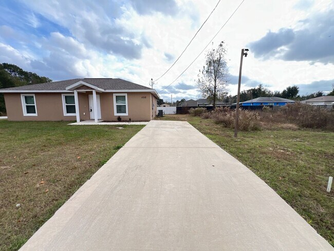 Building Photo - Charming, BRAND NEW 3 Bedroom, 2 Bathroom Home in Ocala!!