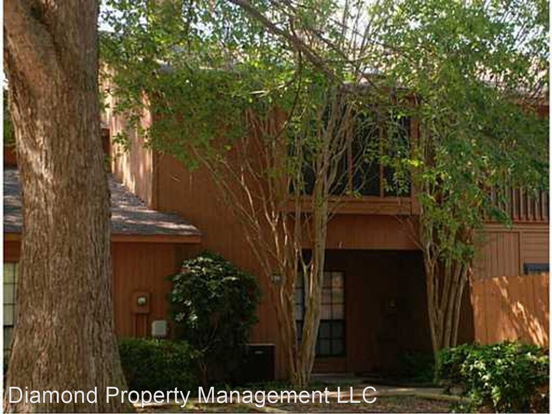 Foto principal - 2 br, 1.5 bath House - 3675 Park Trail Dr