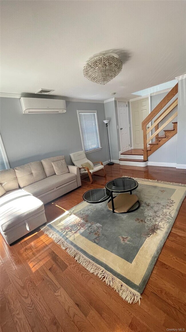 Foto del edificio - 80-15 260th St