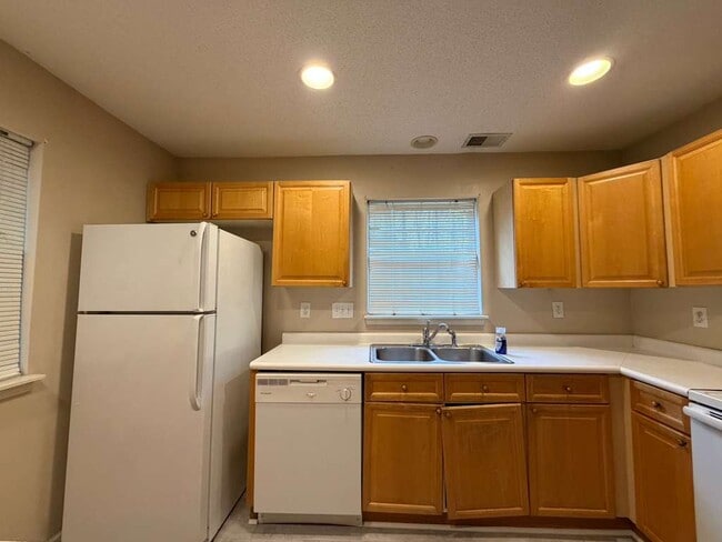 Foto del edificio - 6007 Cougar Ln