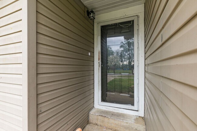 Foto del edificio - REMODELED 3 Bedroom | 2 Bathroom | 2 Car G...