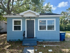Building Photo - 601 McLennan St