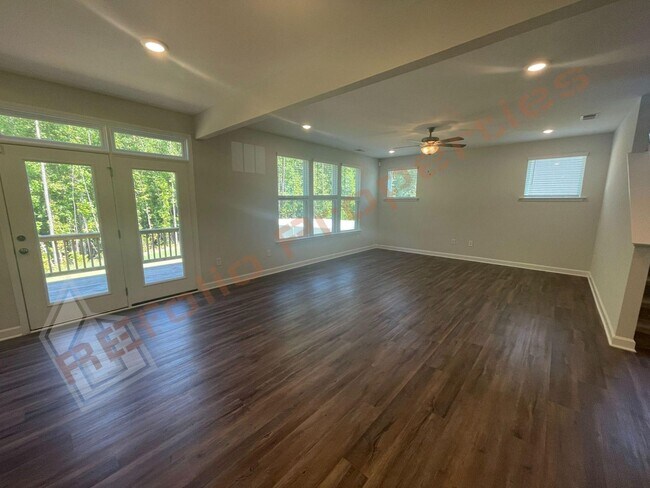 Foto del edificio - Lovely 4 Bedroom 2-Car Garage Home with Guest Suite in Main Level @ Sierra Heights, Clayton, Avai...