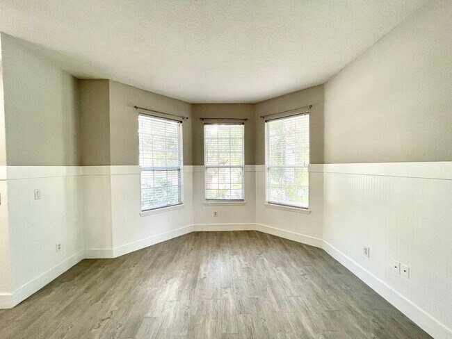 Building Photo - Gorgeous 3/2 Pool Home in Apopka's Parkside at Errol Estate!