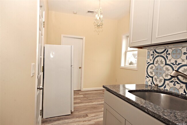 Foto del edificio - 11 Maple Ct