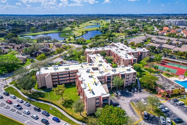 Foto del edificio - 13715 Kendale Lakes Cir