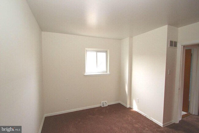 Building Photo - 3604 Woodhaven Rd