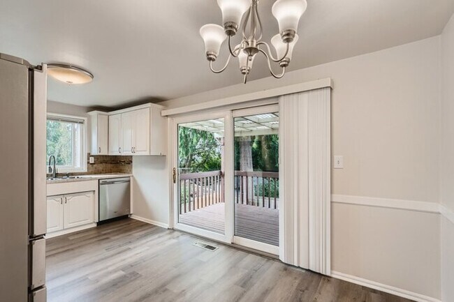 Building Photo - 28833 23Rd Avenue S, Federal Way, WA, 98003