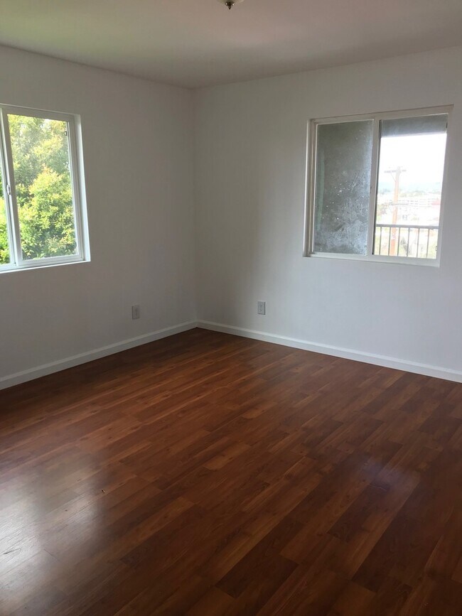 Foto del edificio - Spacious Dual-Unit Home in Prime Echo Park Location *Close to Dodger Stadium*