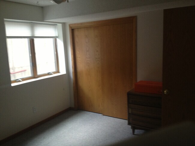 Building Photo - 2048 Keokuk St