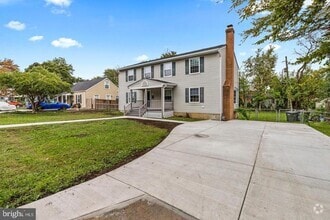 Building Photo - 2921 Brook Dr