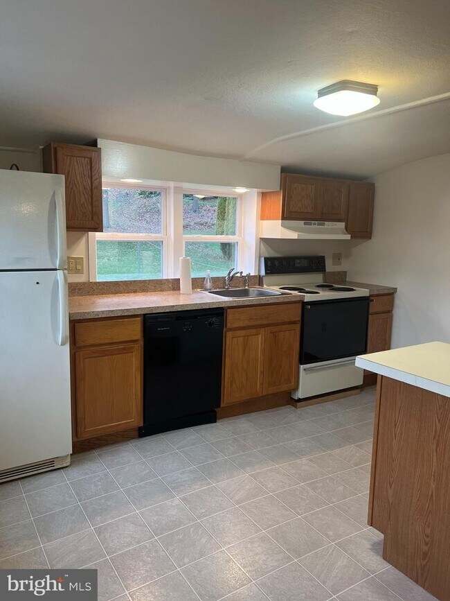 804A N 7th St Unit APT B, Perkasie, PA 18944 Apartment for Rent in