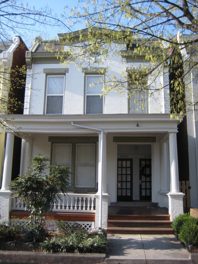 Front - 2507 Stuart Ave