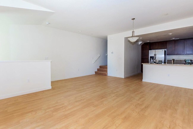 Building Photo - 1924 E Palomar St