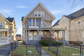 Building Photo - 198 Oxford St