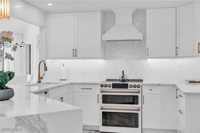 Building Photo - 2649 Longboat Dr