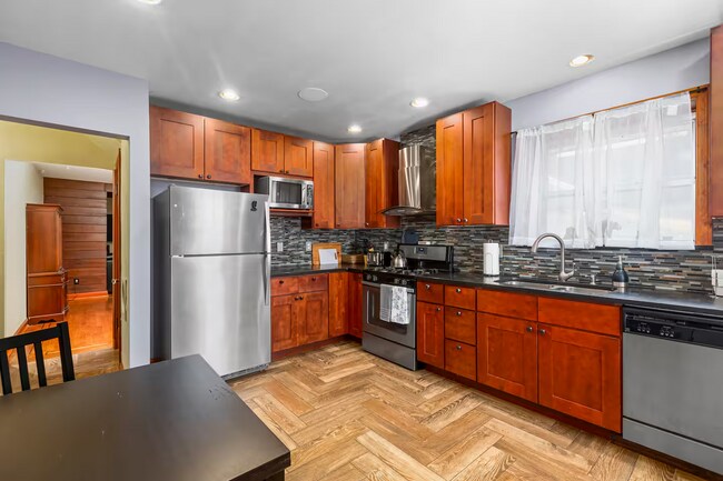 Foto del edificio - 5638 Botanical Ave