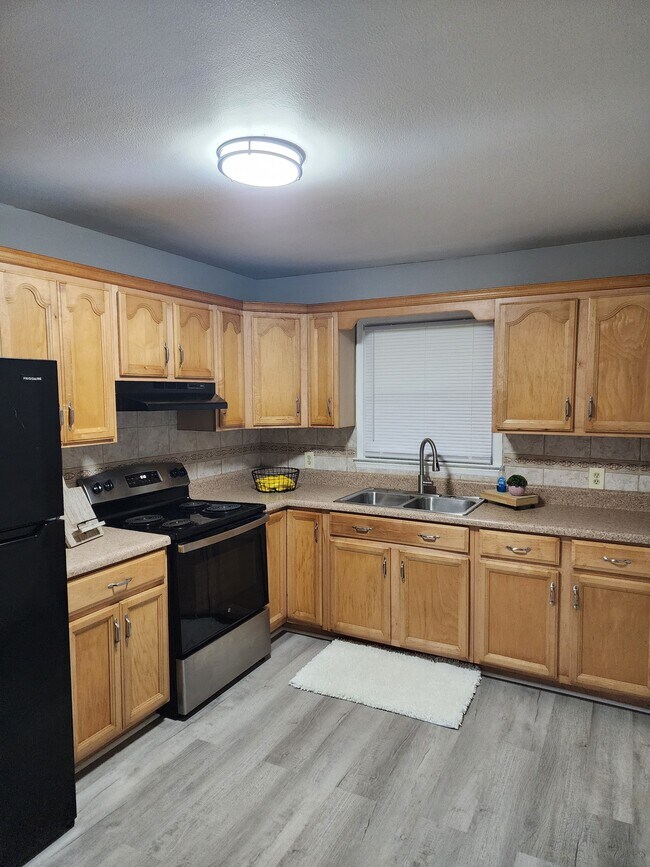 Building Photo - 919 US-13