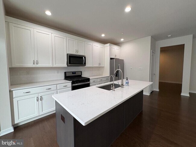 Foto del edificio - 208 Segel Dr