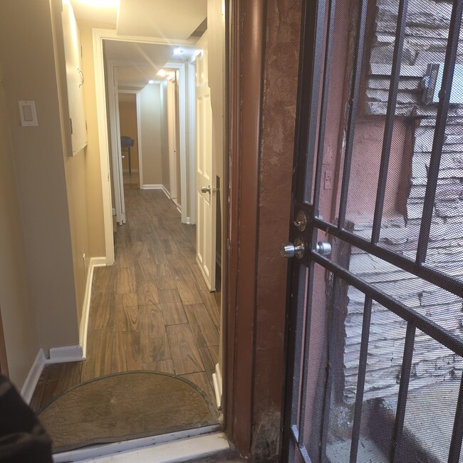 Building Photo - 20 Jardine Pl