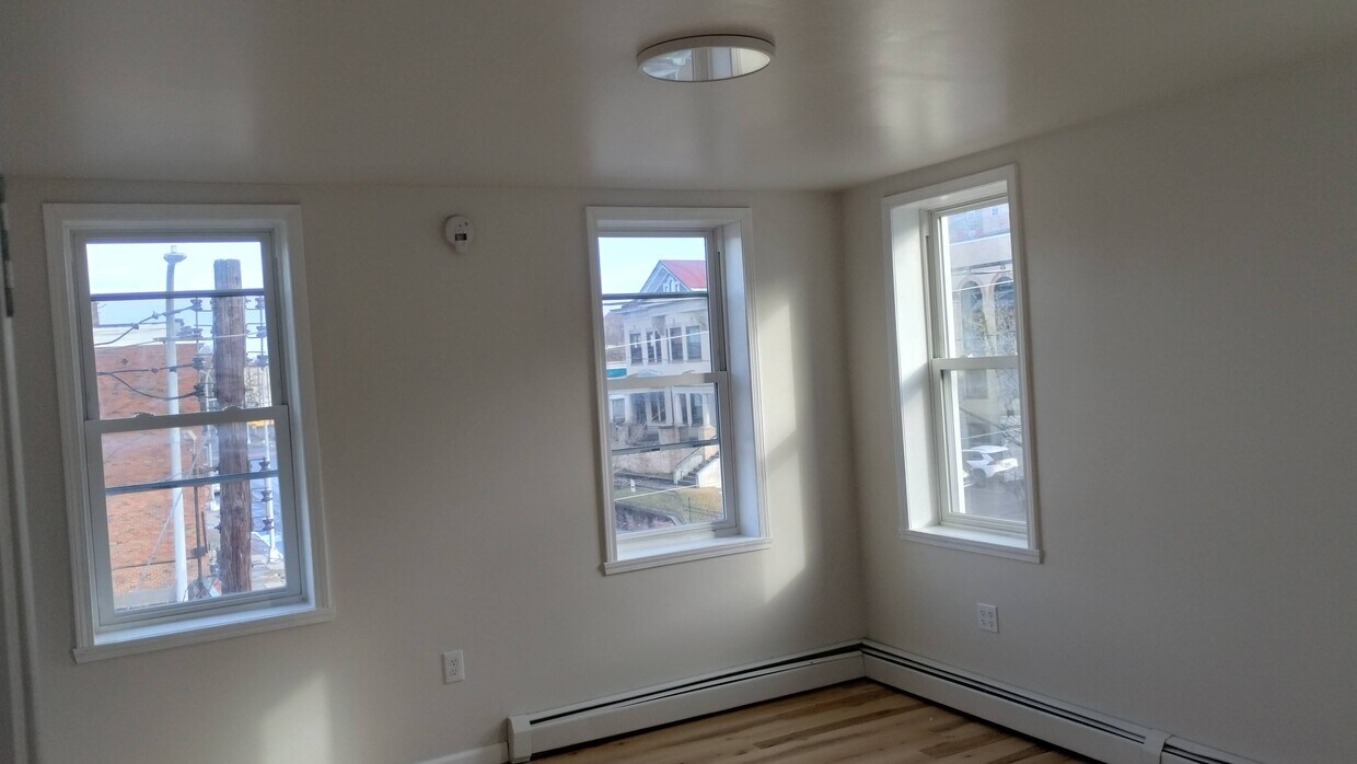 110 Ferry St Unit 3 fl, Troy, NY 12180 Apartments in Troy, NY