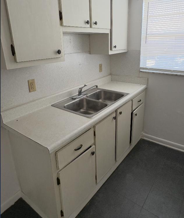 Building Photo - 1406 Barton Rd