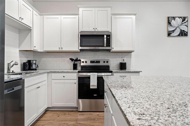 Foto del edificio - 1396 Sweetshrub Pl