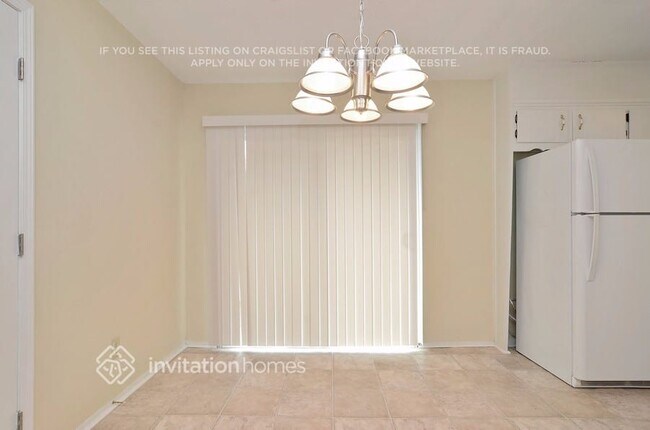 Building Photo - 3890 Benchmark Dr