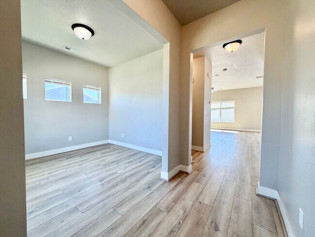 Foto del edificio - 673 W Beth Cir