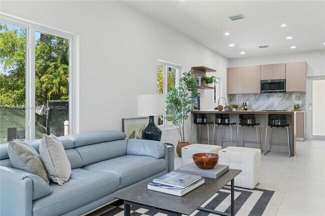 Foto del edificio - 61 NW 61st St