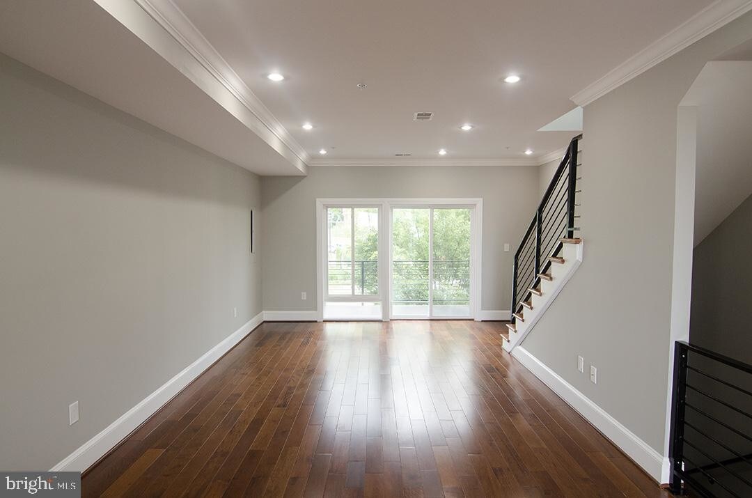 Foto principal - 2417 Benning Rd NE