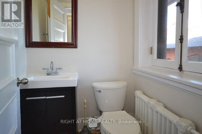 Building Photo - 17 Marlborough Ave