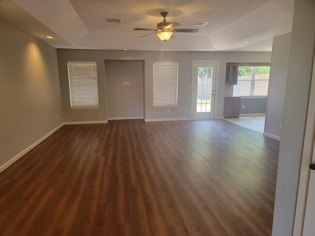 Building Photo - 1713 Wilderness Dr