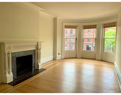 Building Photo - 221 Newbury St