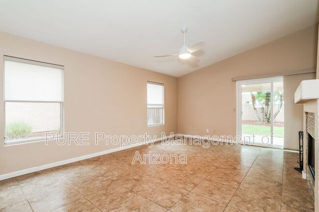 Building Photo - 3009 E Woodland Dr